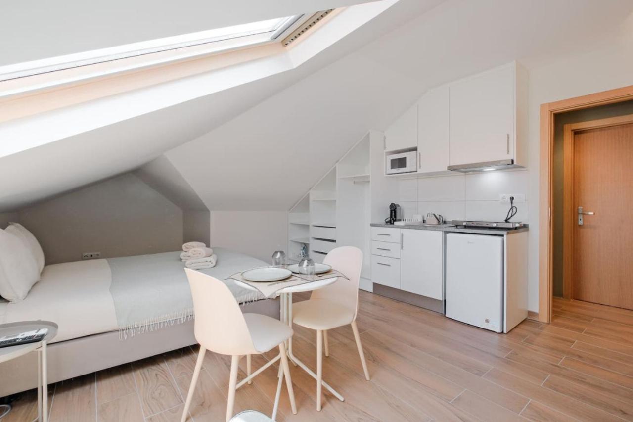 Apartment Lovely Fully Equipped Near Subway N10 - Shared Bathroom With Another Lisbon